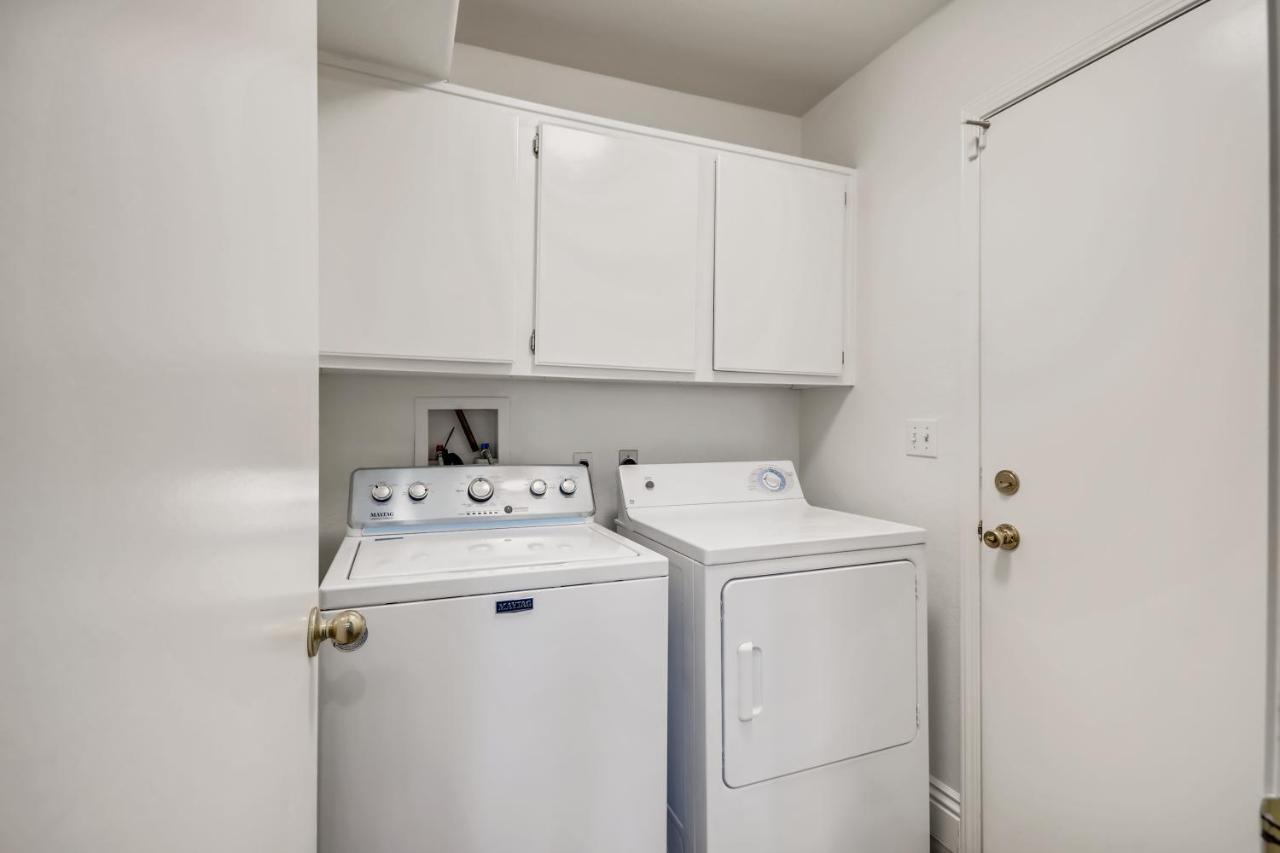 Luxurious House With A Pool, Spa, And Patio, Sleeps 6 Comfortably ラスベガス エクステリア 写真