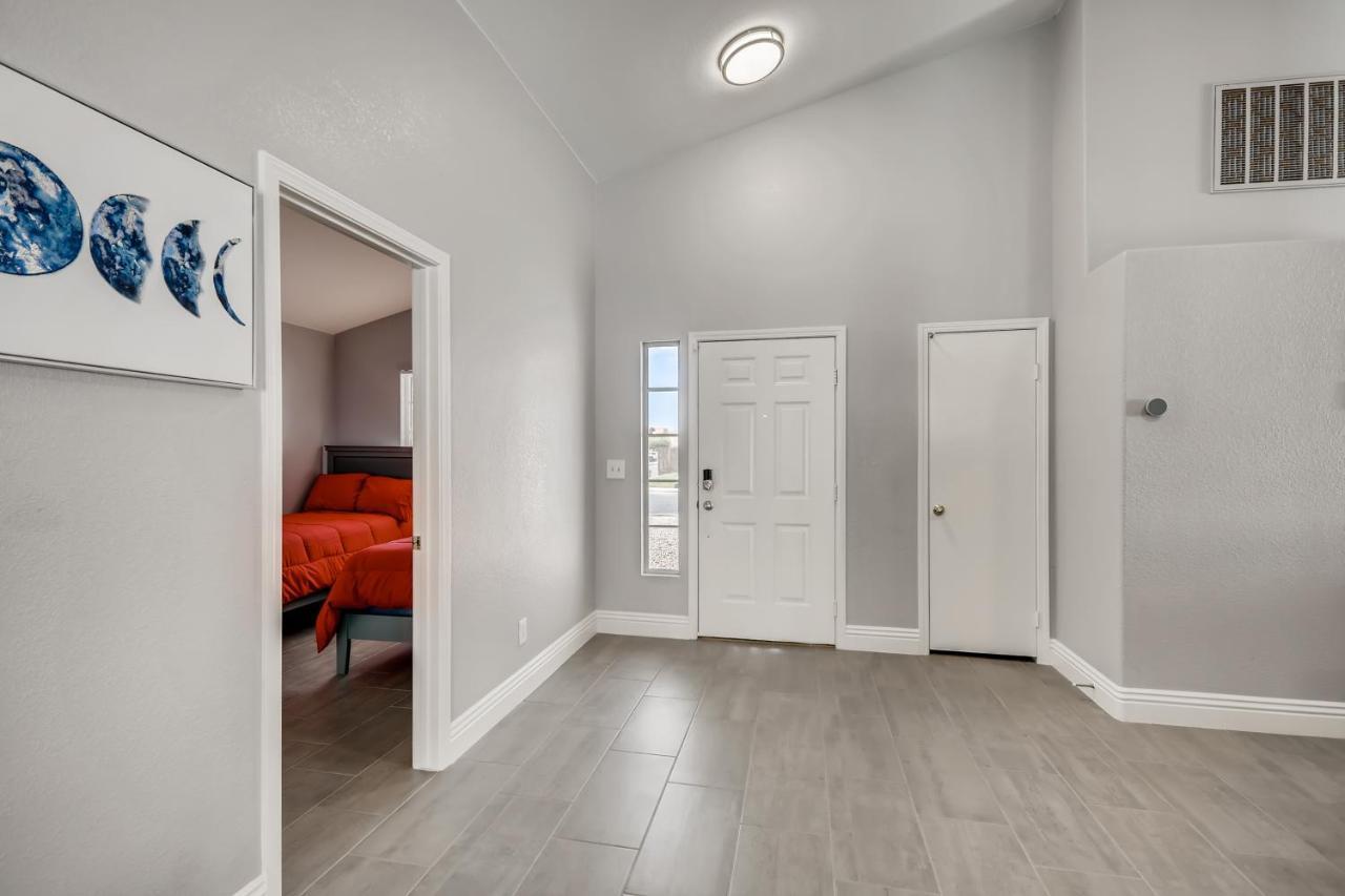 Luxurious House With A Pool, Spa, And Patio, Sleeps 6 Comfortably ラスベガス エクステリア 写真