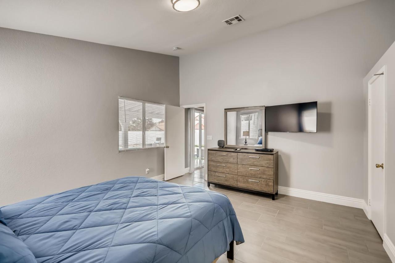 Luxurious House With A Pool, Spa, And Patio, Sleeps 6 Comfortably ラスベガス エクステリア 写真