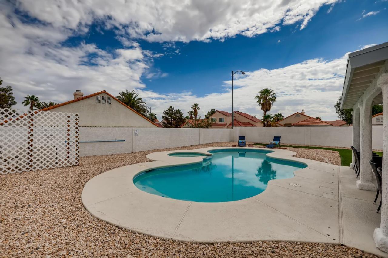 Luxurious House With A Pool, Spa, And Patio, Sleeps 6 Comfortably ラスベガス エクステリア 写真