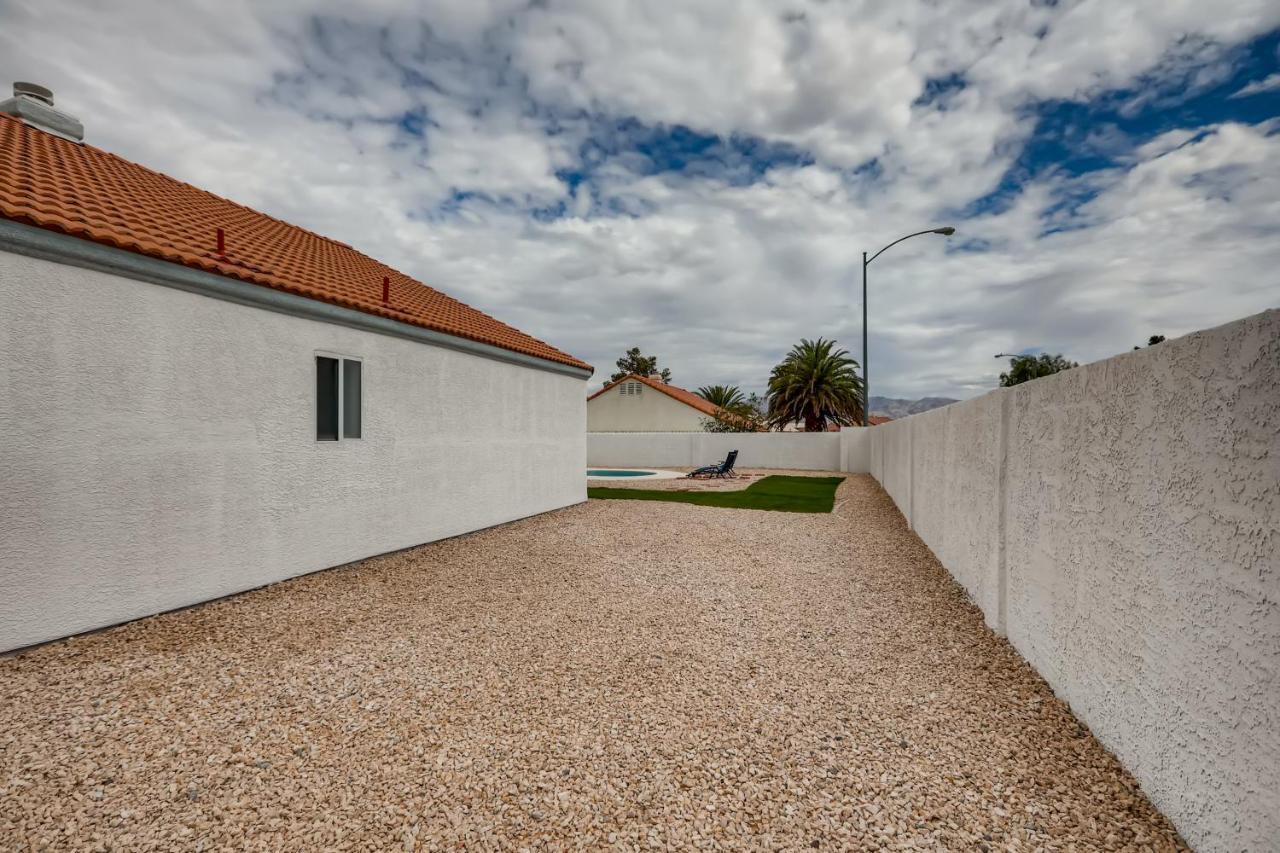 Luxurious House With A Pool, Spa, And Patio, Sleeps 6 Comfortably ラスベガス エクステリア 写真